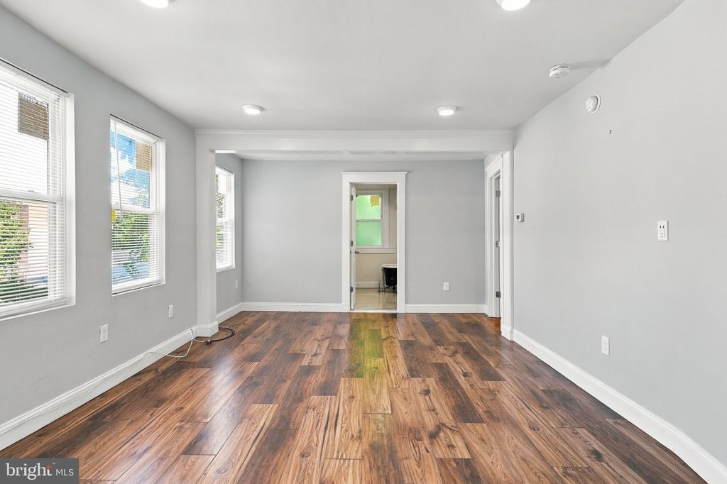 308 W UPSAL STREET