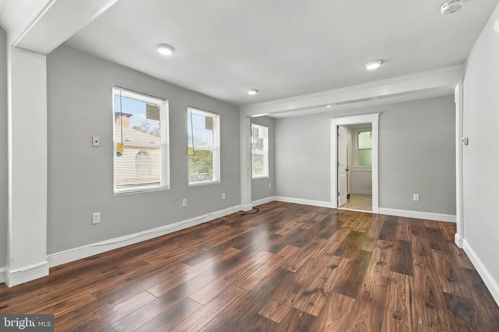 308 W UPSAL STREET