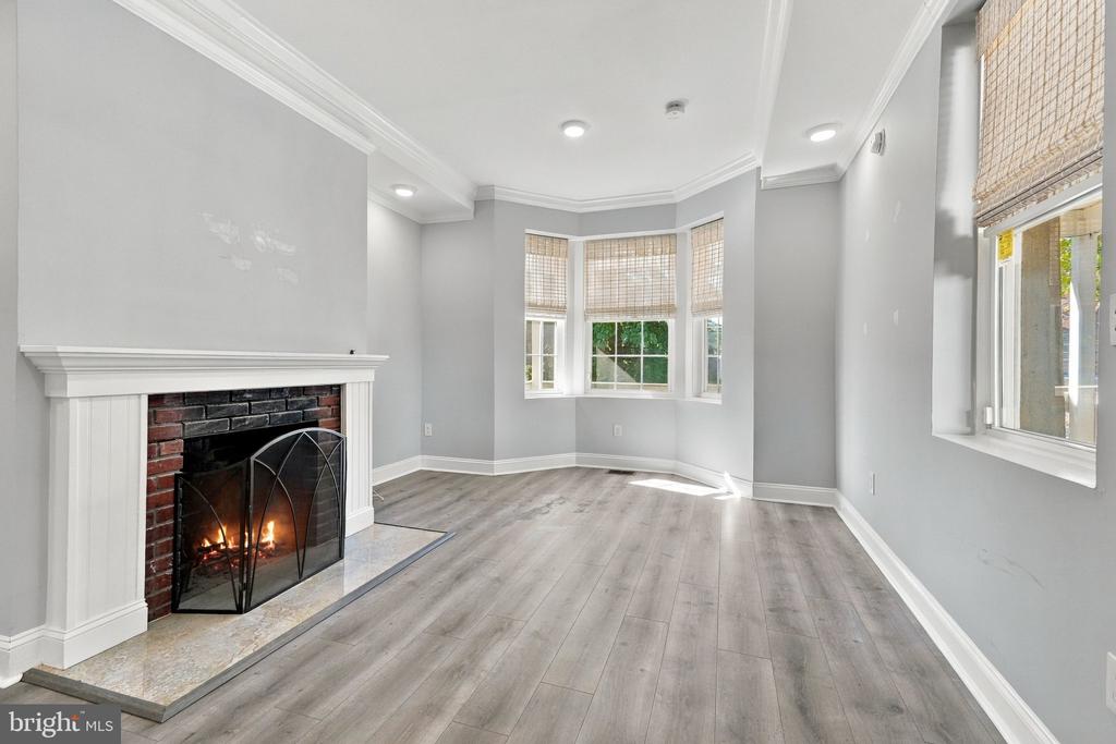 308 W UPSAL STREET