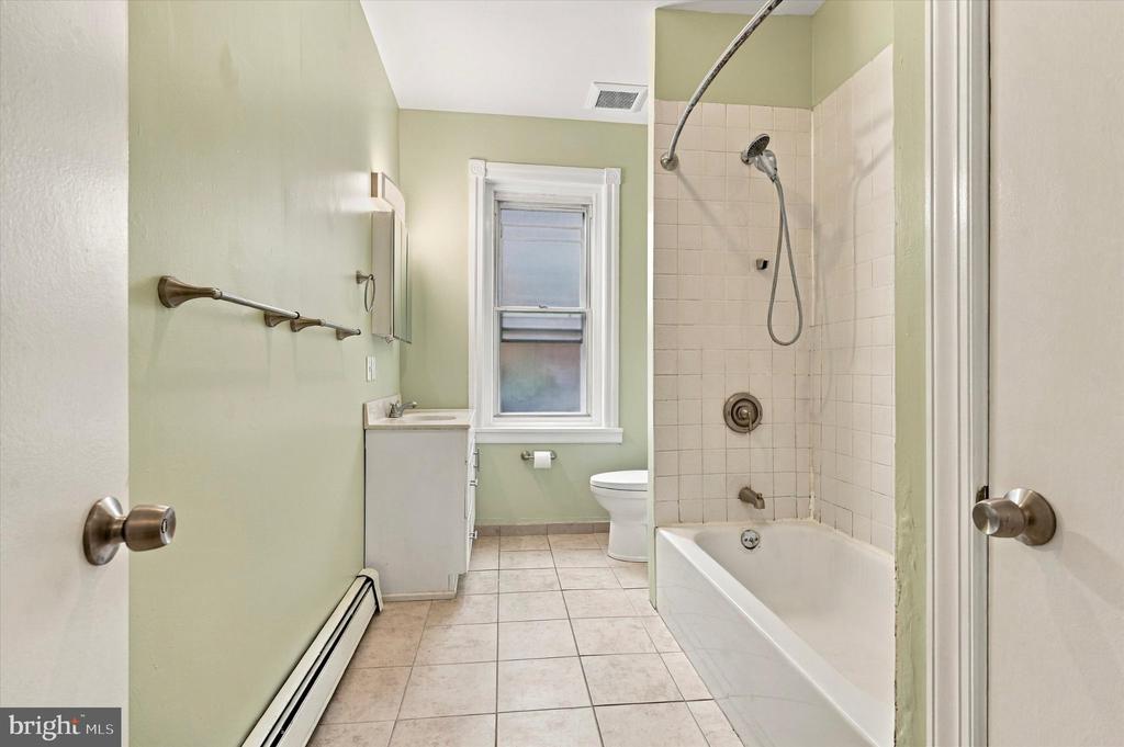 4541 MANAYUNK AVENUE