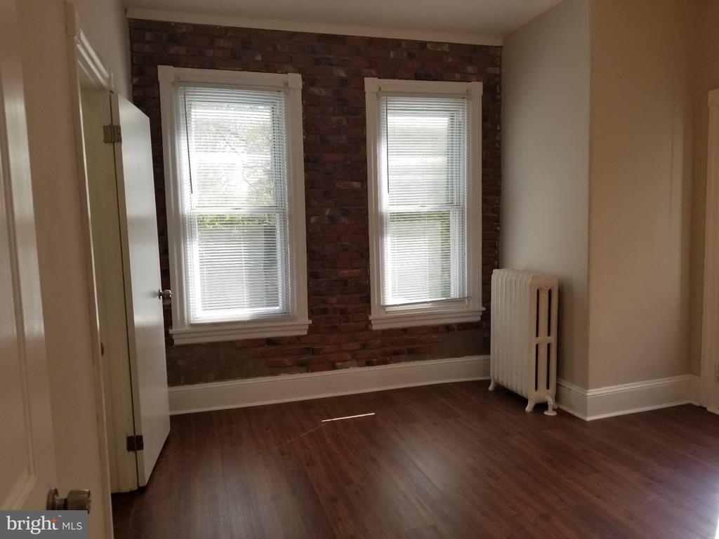 4541 MANAYUNK AVENUE