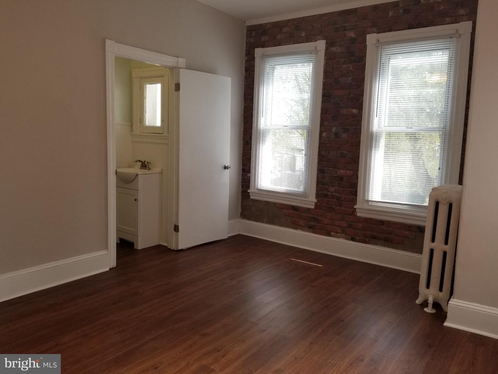 4541 MANAYUNK AVENUE