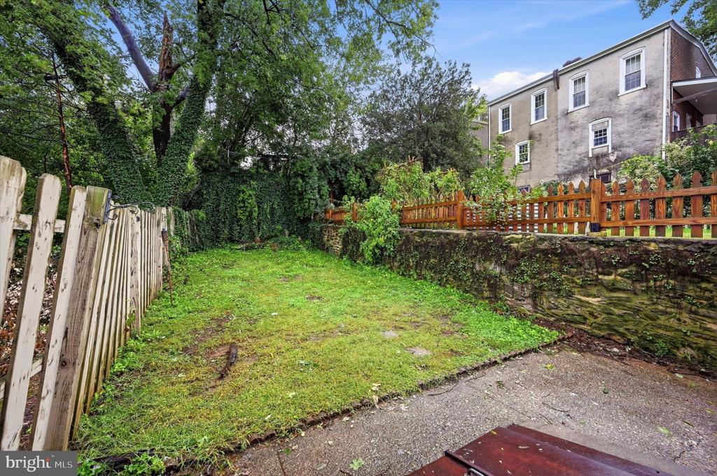 4541 MANAYUNK AVENUE