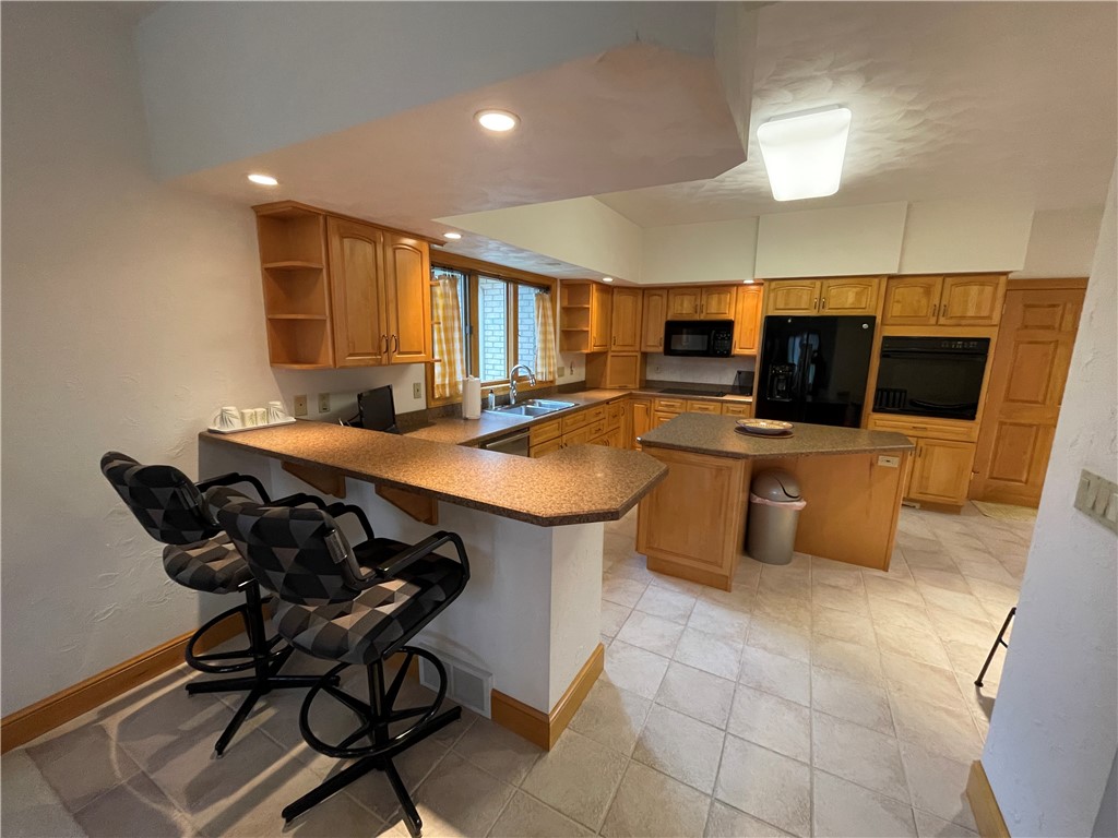 129 Lakeshore Dr