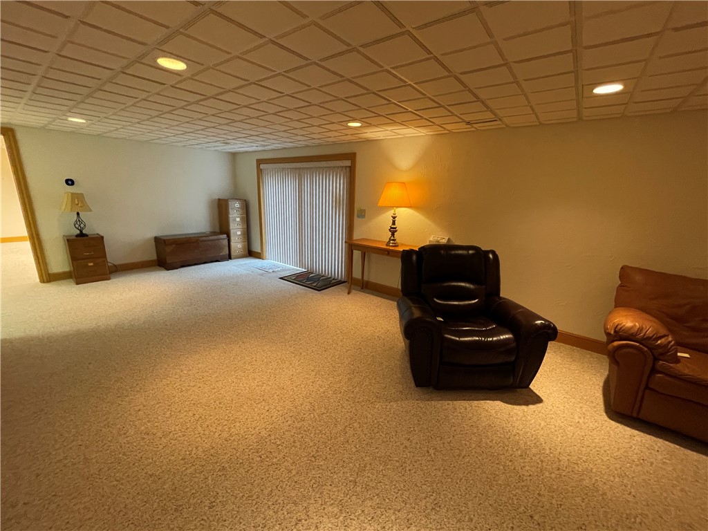 129 Lakeshore Dr