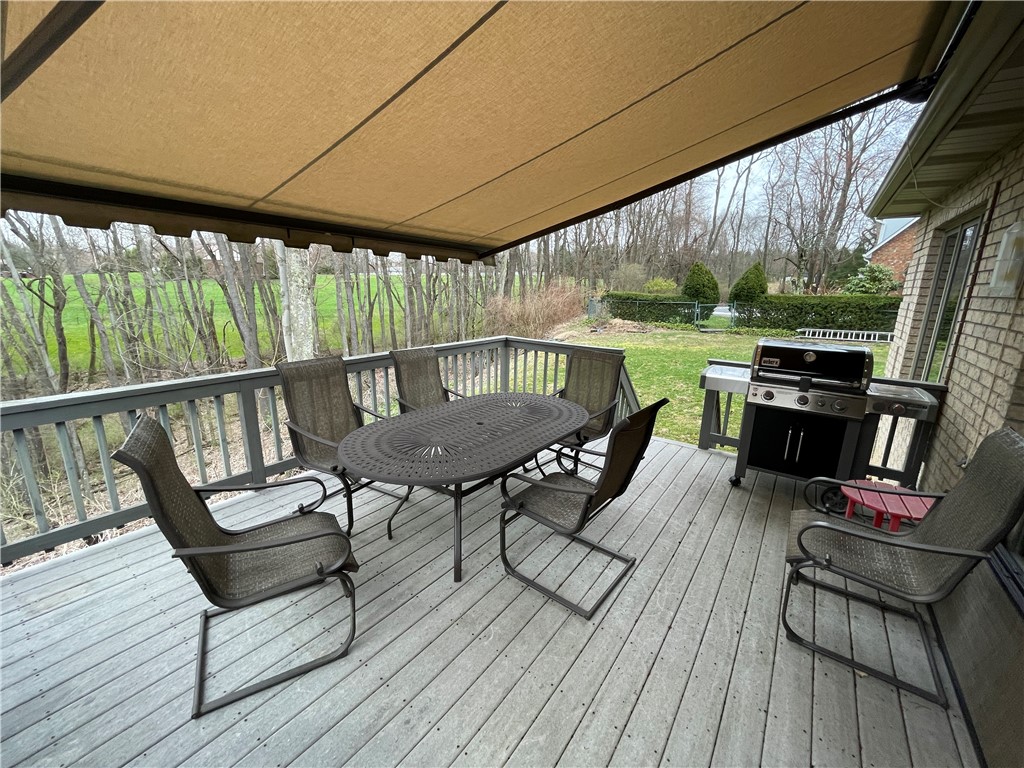 129 Lakeshore Dr