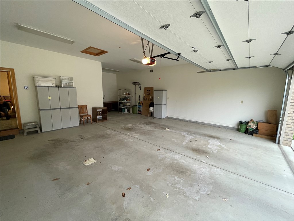 129 Lakeshore Dr