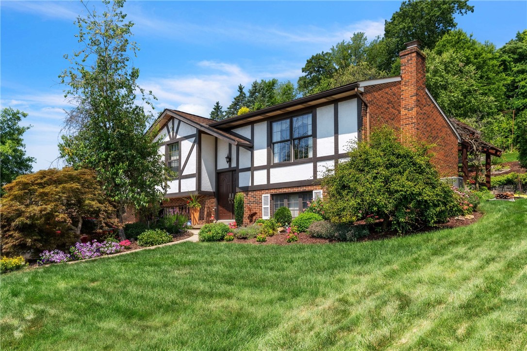 646 Ray Drive