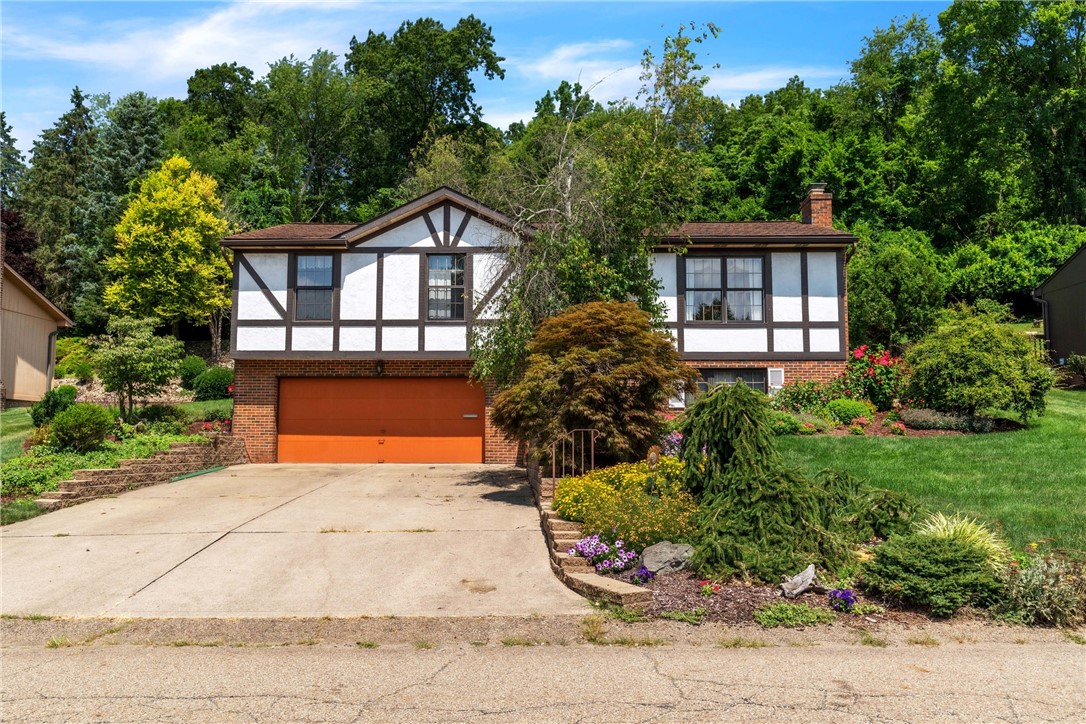 646 Ray Drive