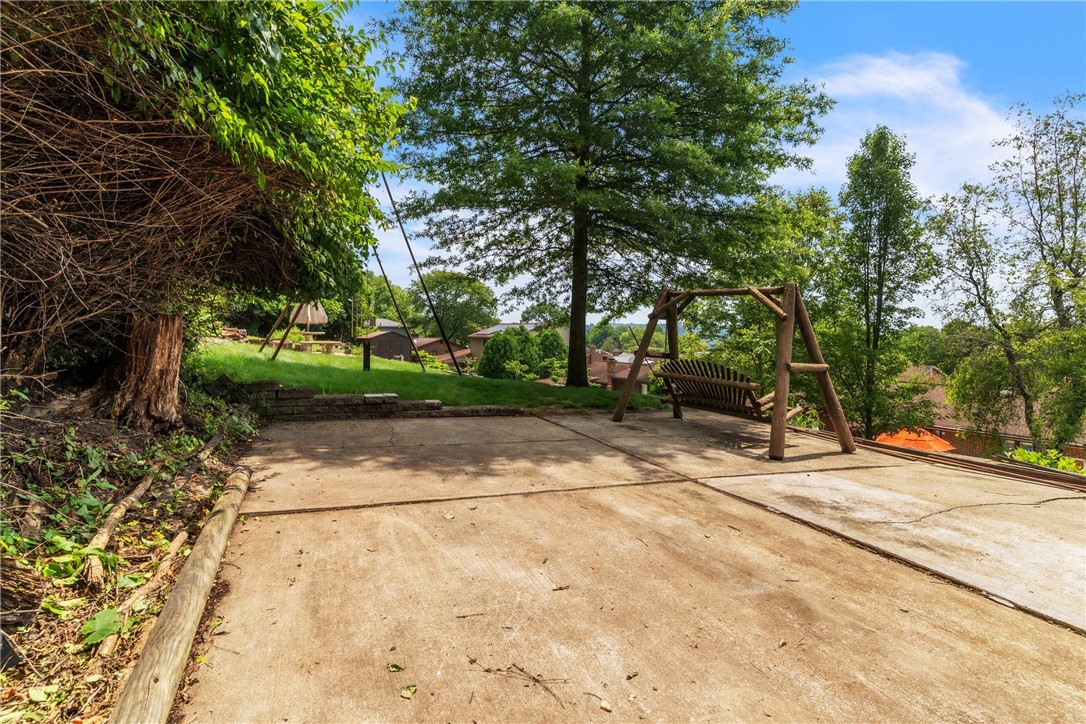 646 Ray Drive