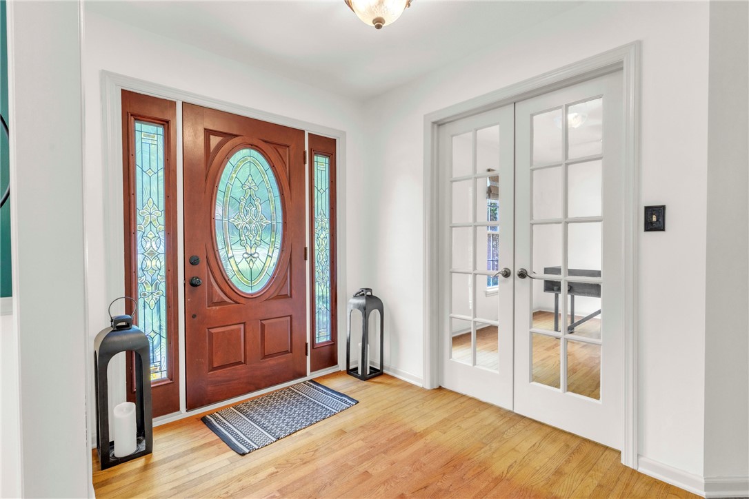 114 Franklin Oaks Drive