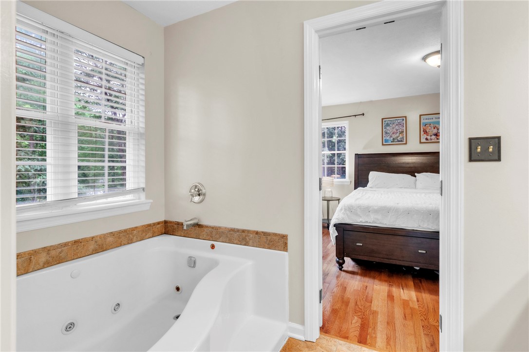 114 Franklin Oaks Drive