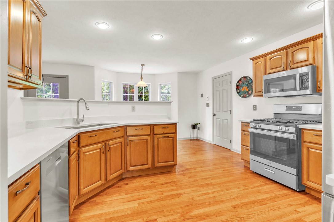 114 Franklin Oaks Drive