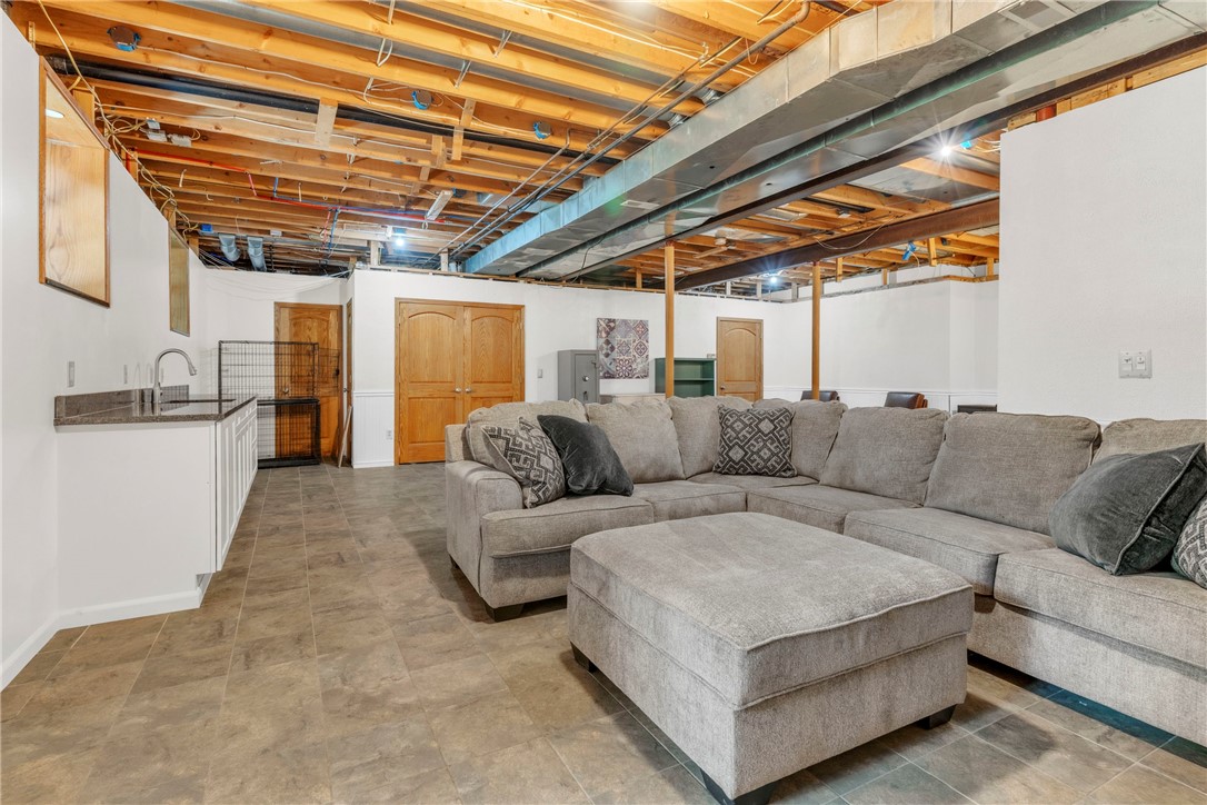 114 Franklin Oaks Drive