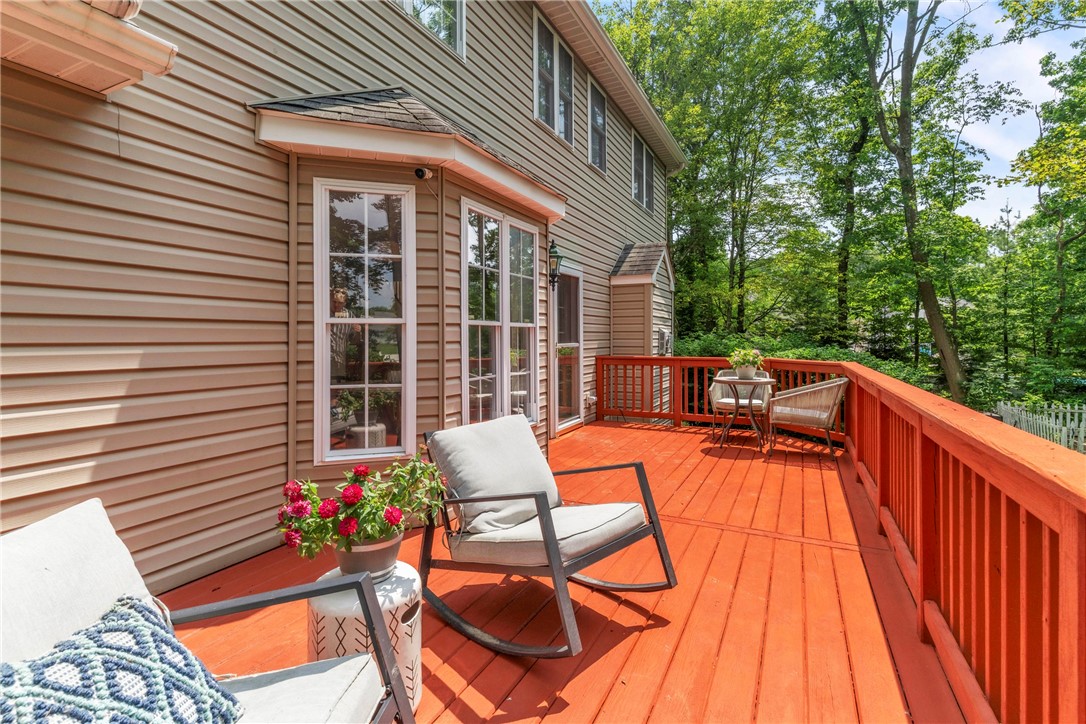 114 Franklin Oaks Drive