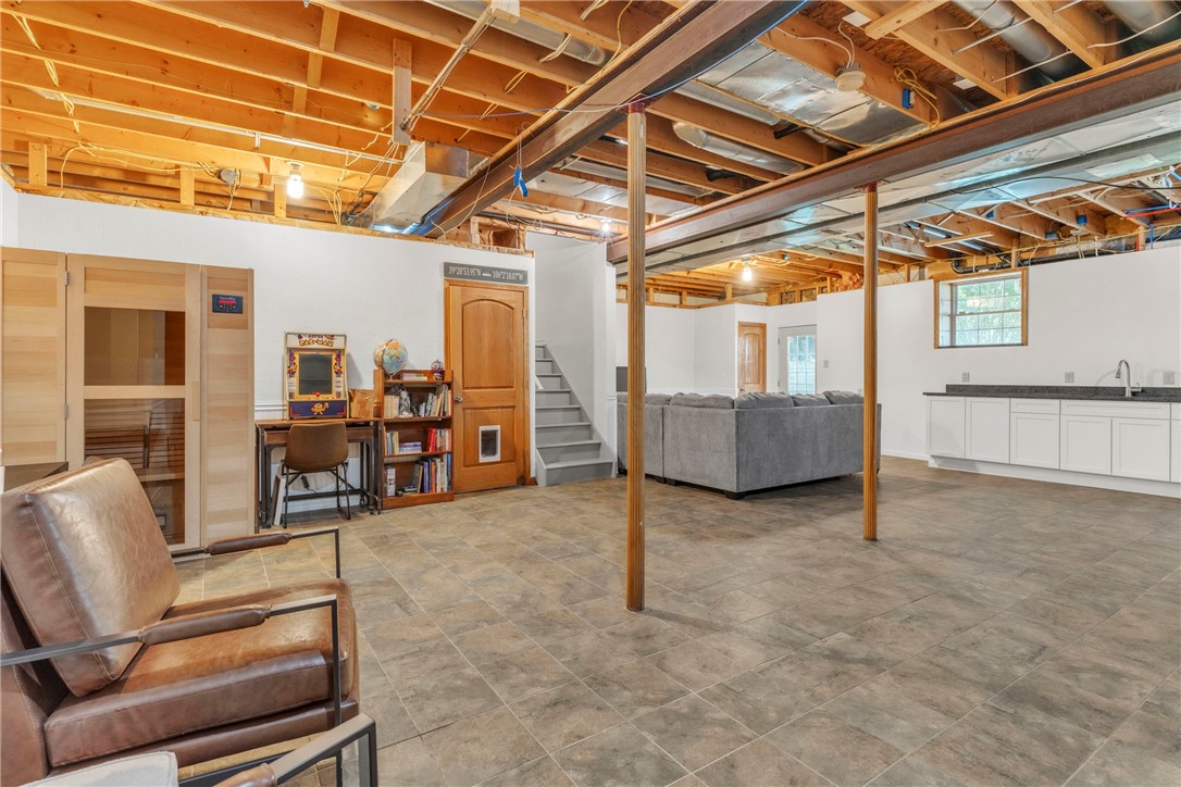 114 Franklin Oaks Drive