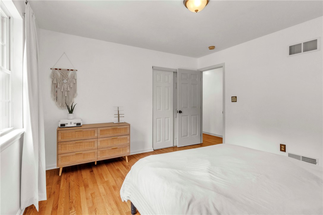 114 Franklin Oaks Drive