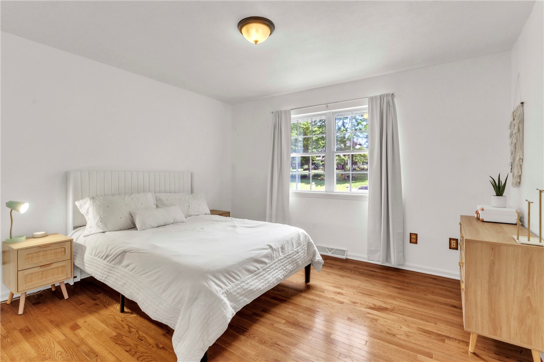 114 Franklin Oaks Drive