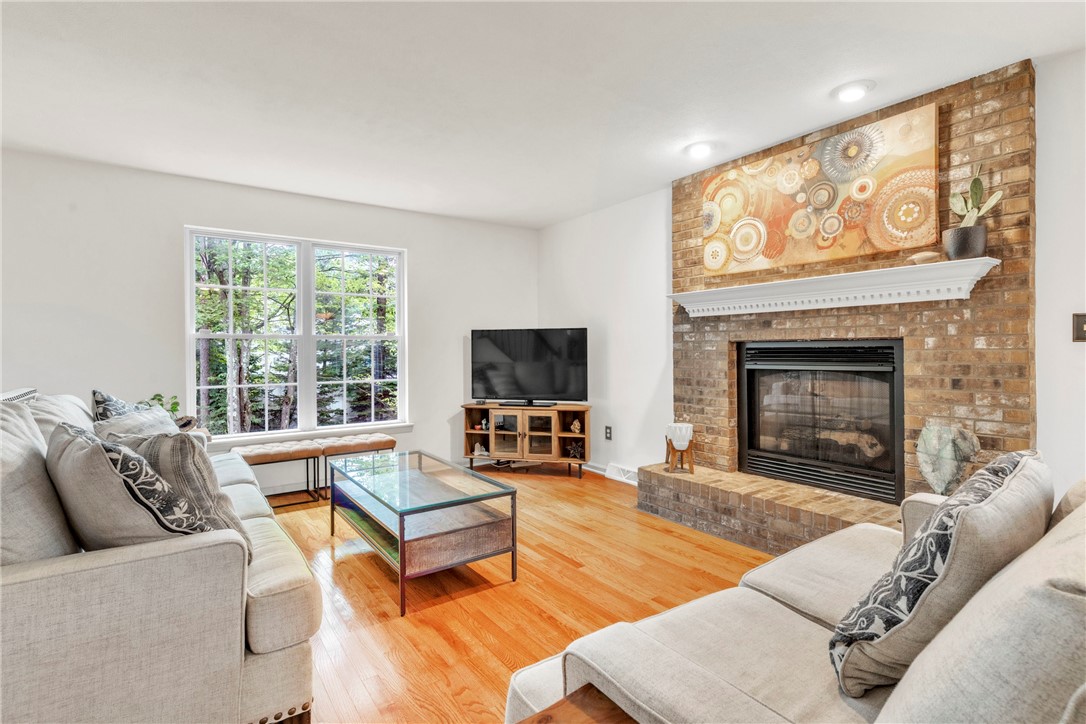 114 Franklin Oaks Drive