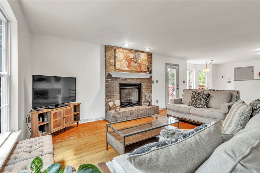 114 Franklin Oaks Drive