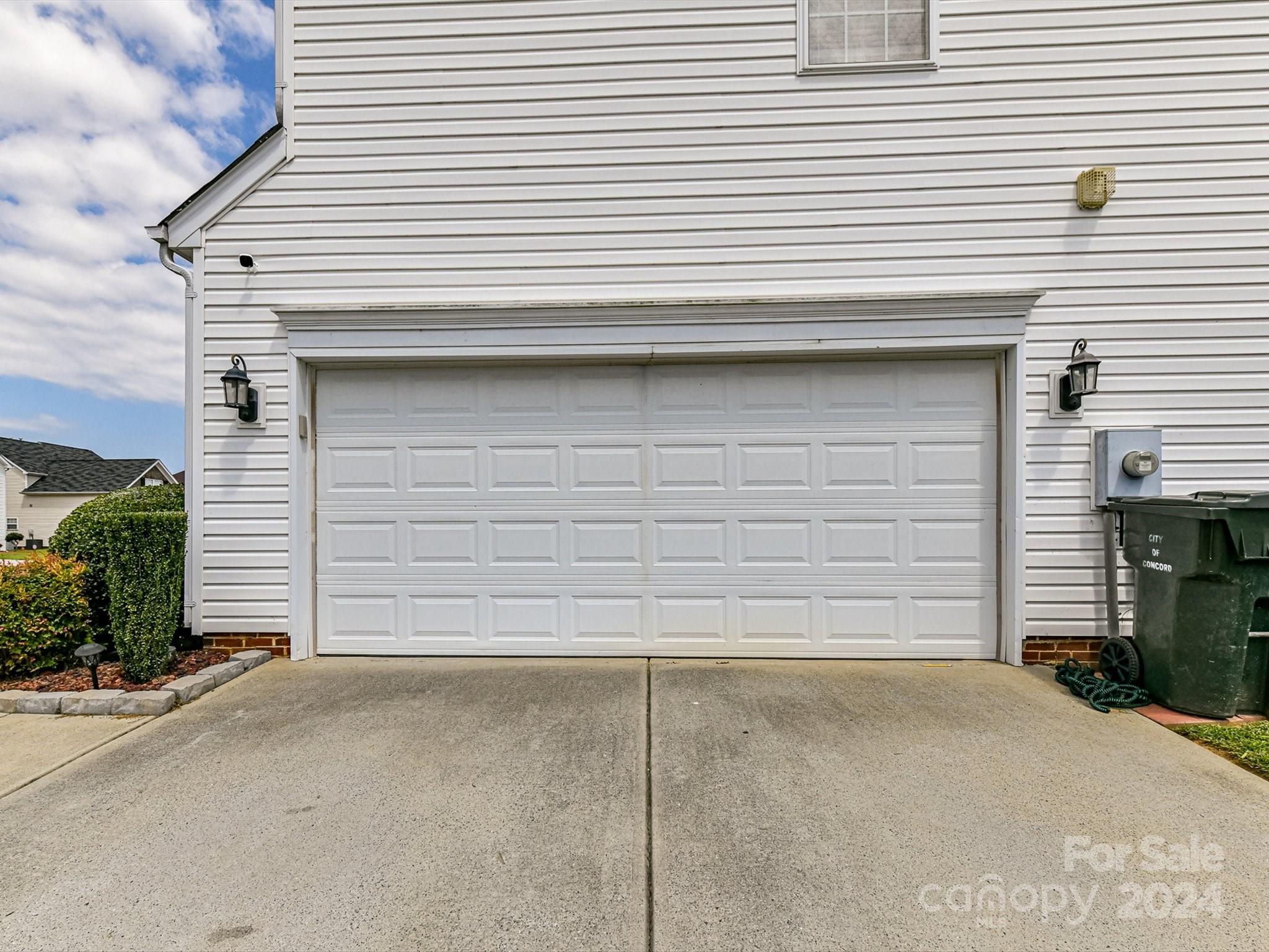 505 Clearwater Drive NW