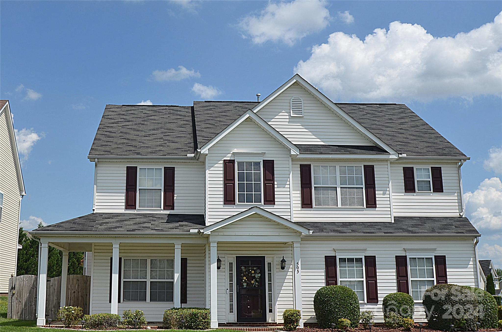 505 Clearwater Drive NW