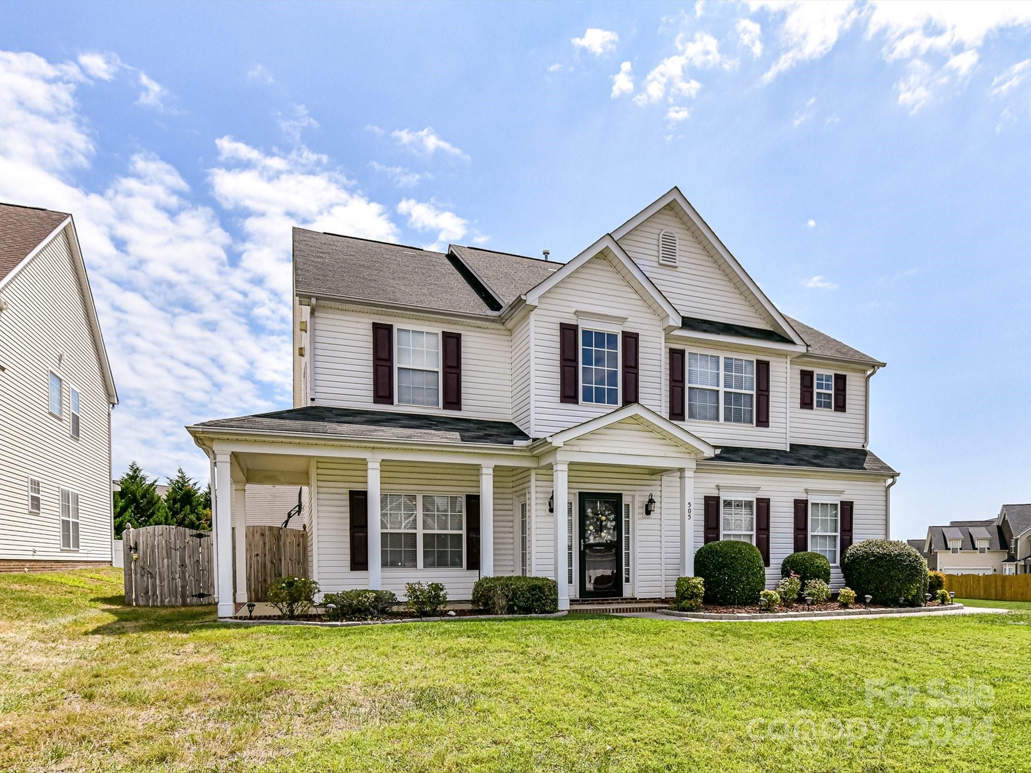 505 Clearwater Drive NW