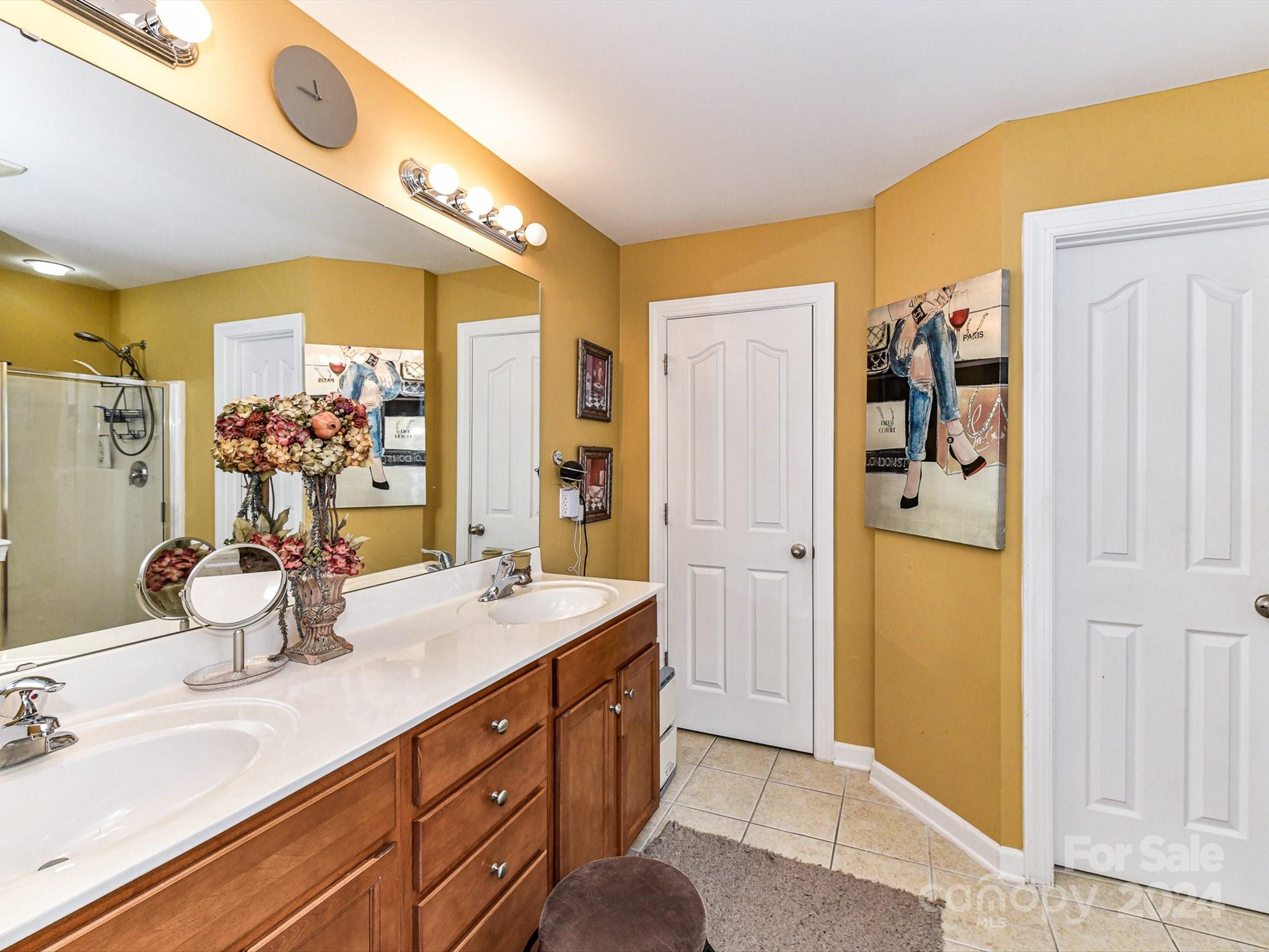 505 Clearwater Drive NW