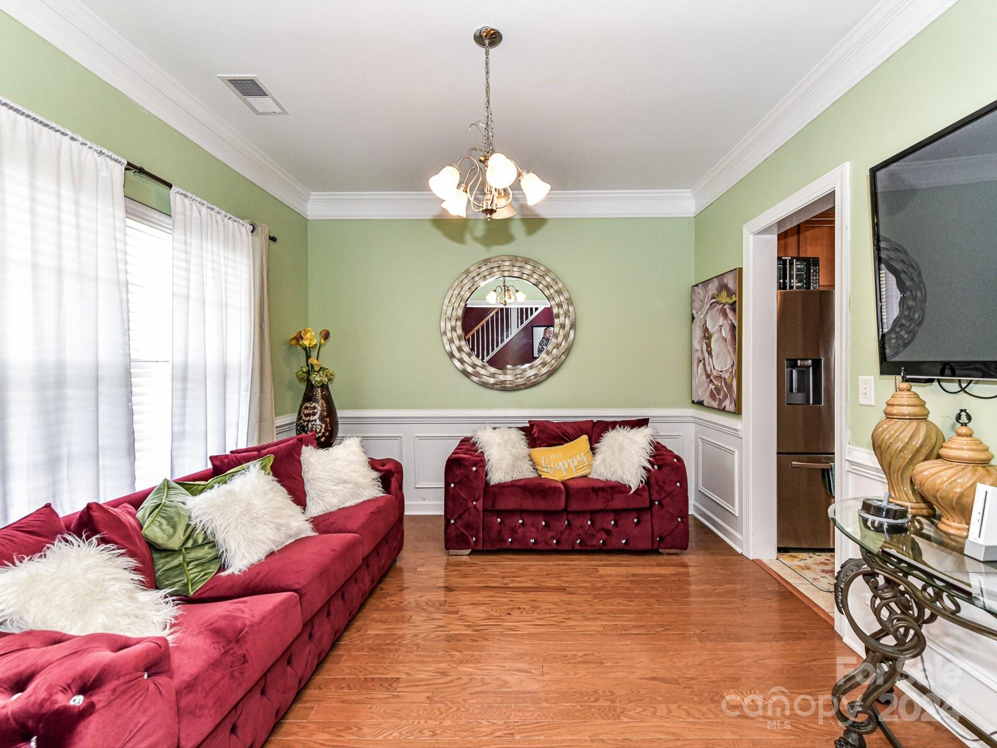 505 Clearwater Drive NW