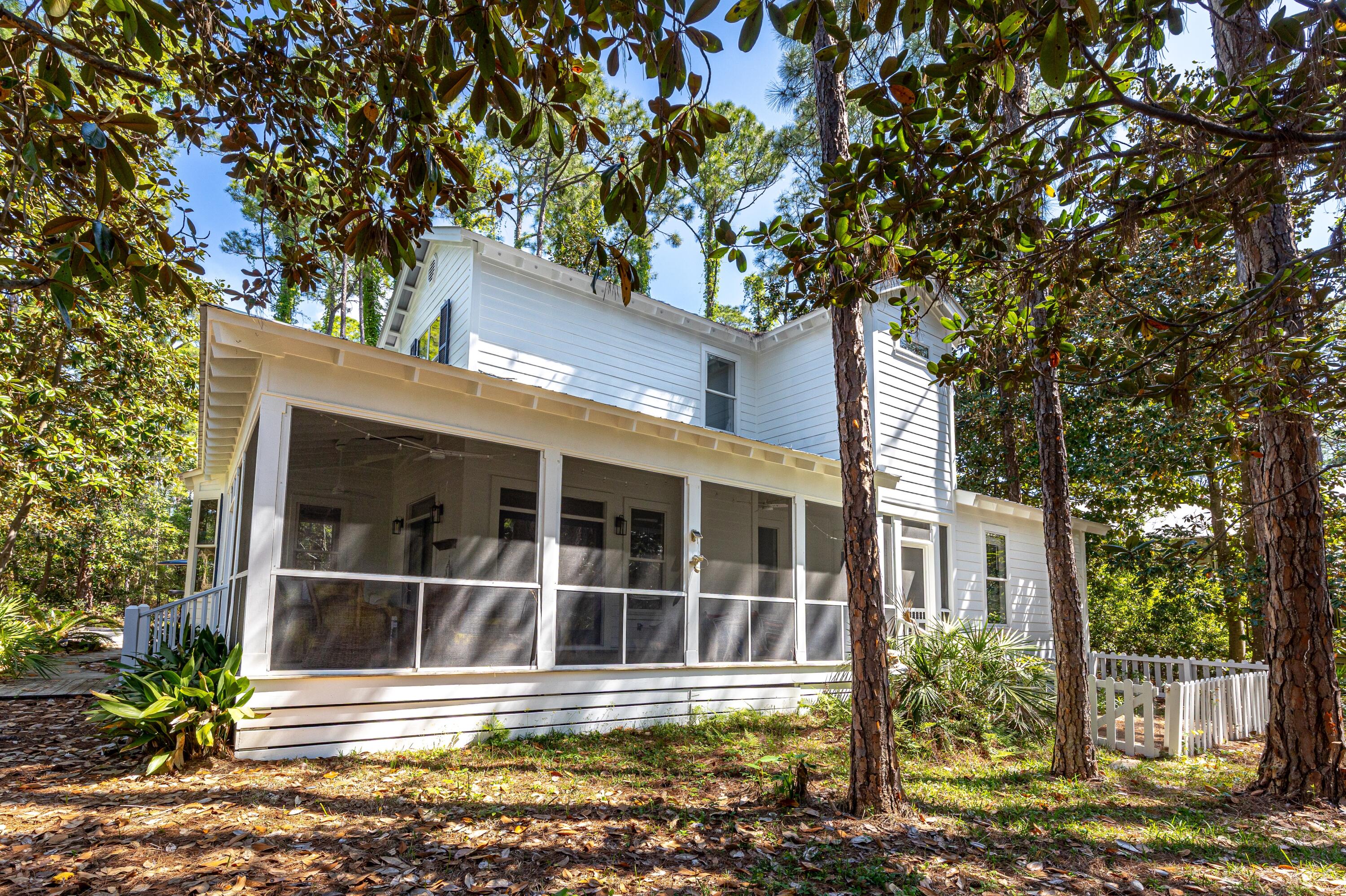 126 N Andalusia Avenue