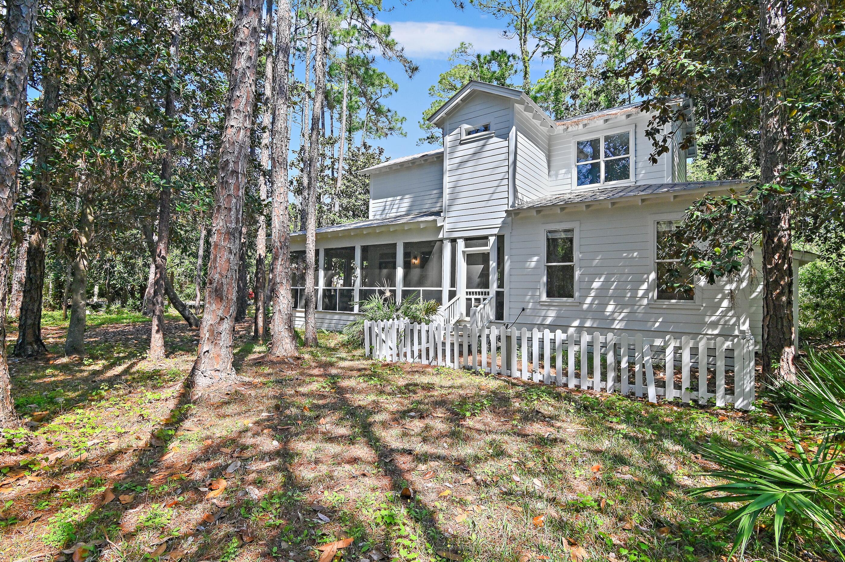 126 N Andalusia Avenue