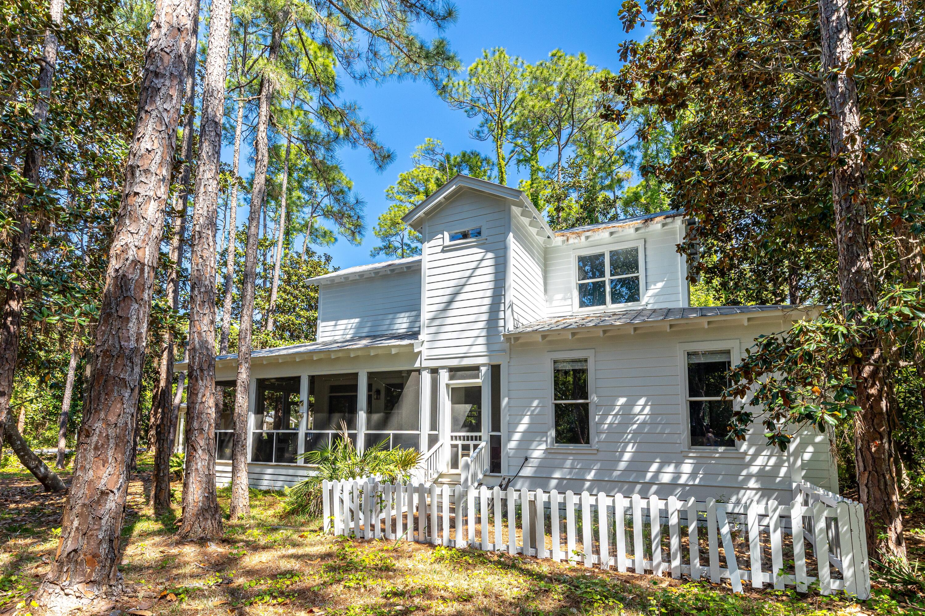 126 N Andalusia Avenue