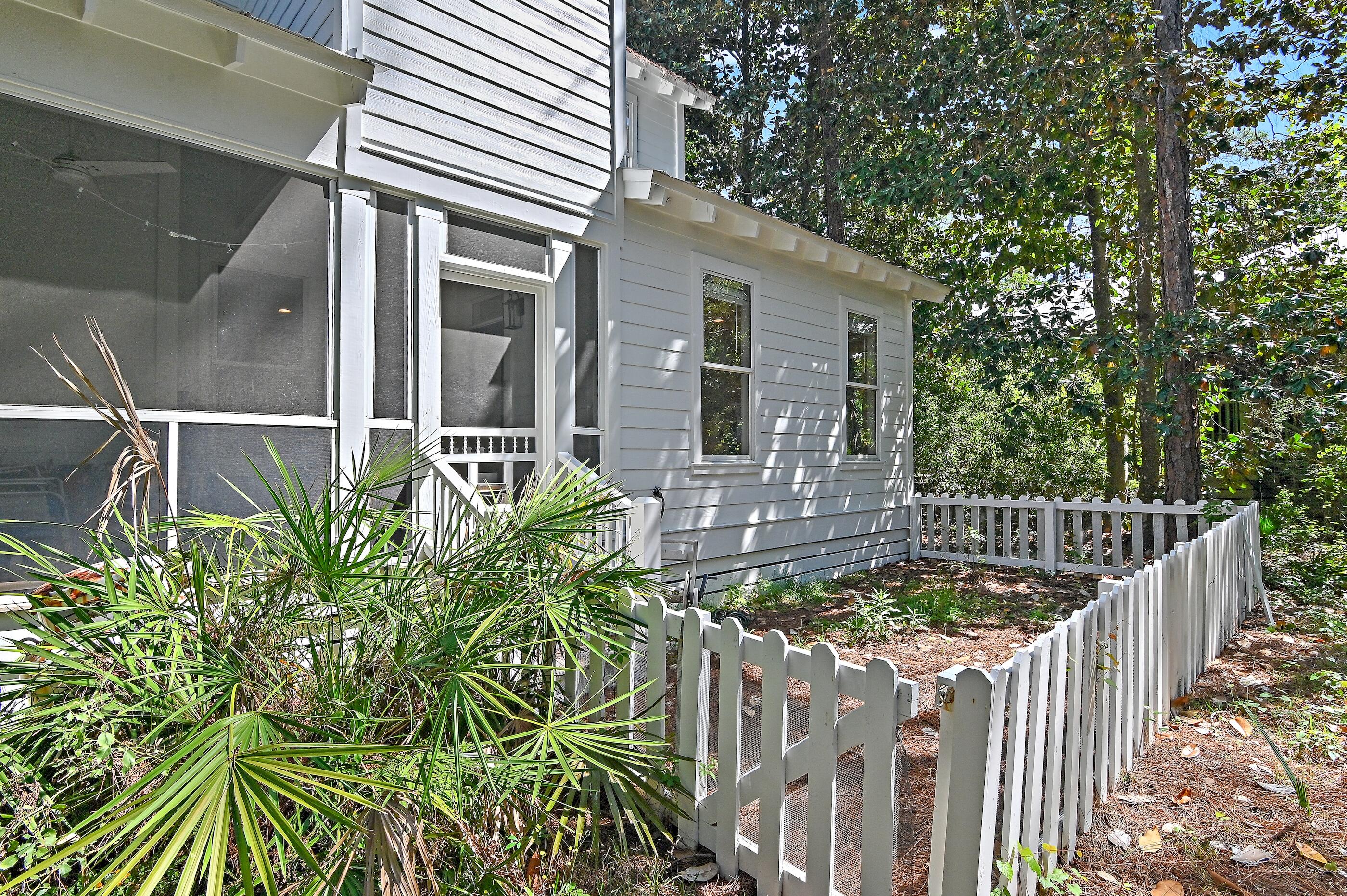 126 N Andalusia Avenue