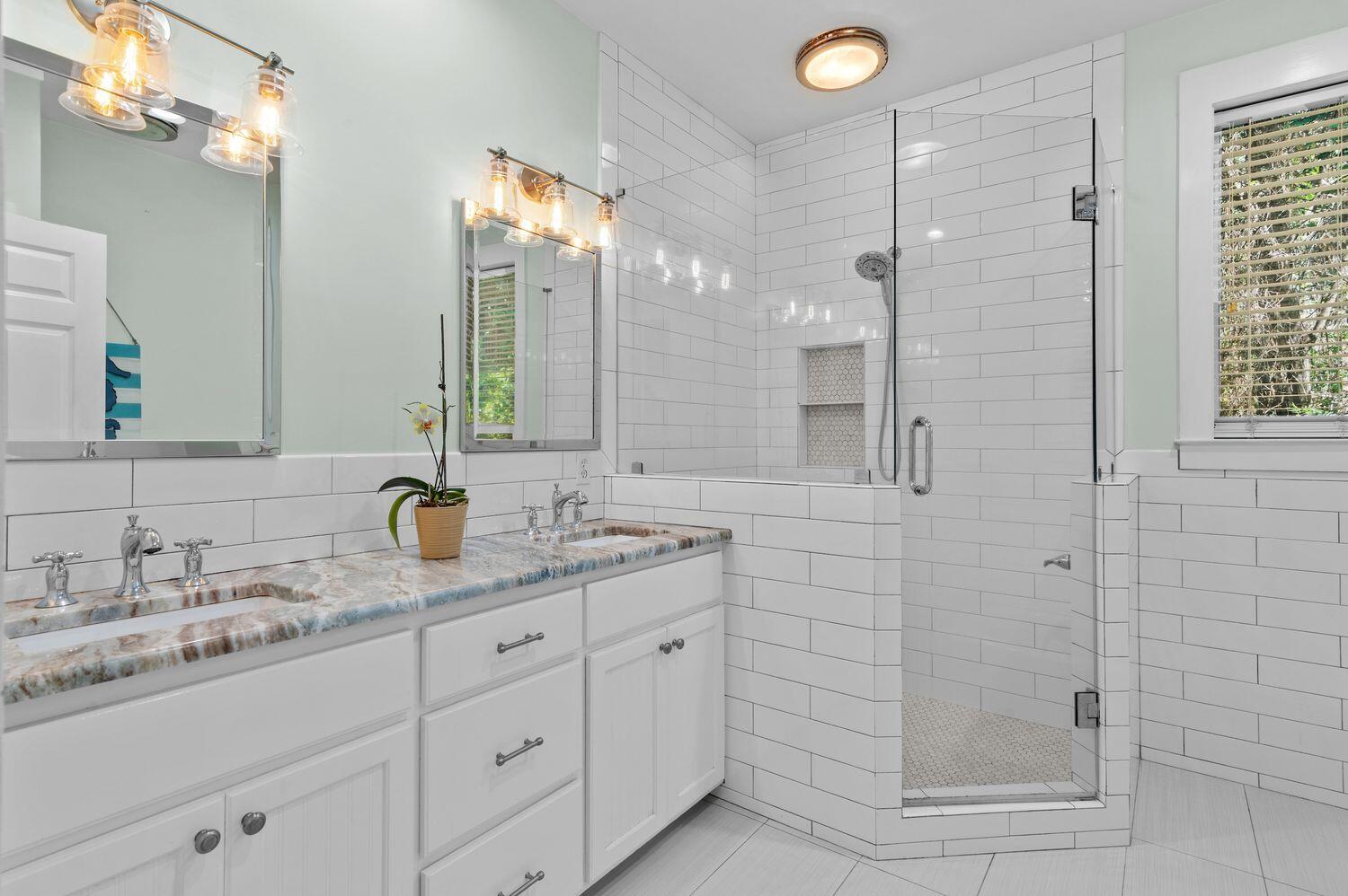 126 N Andalusia Avenue