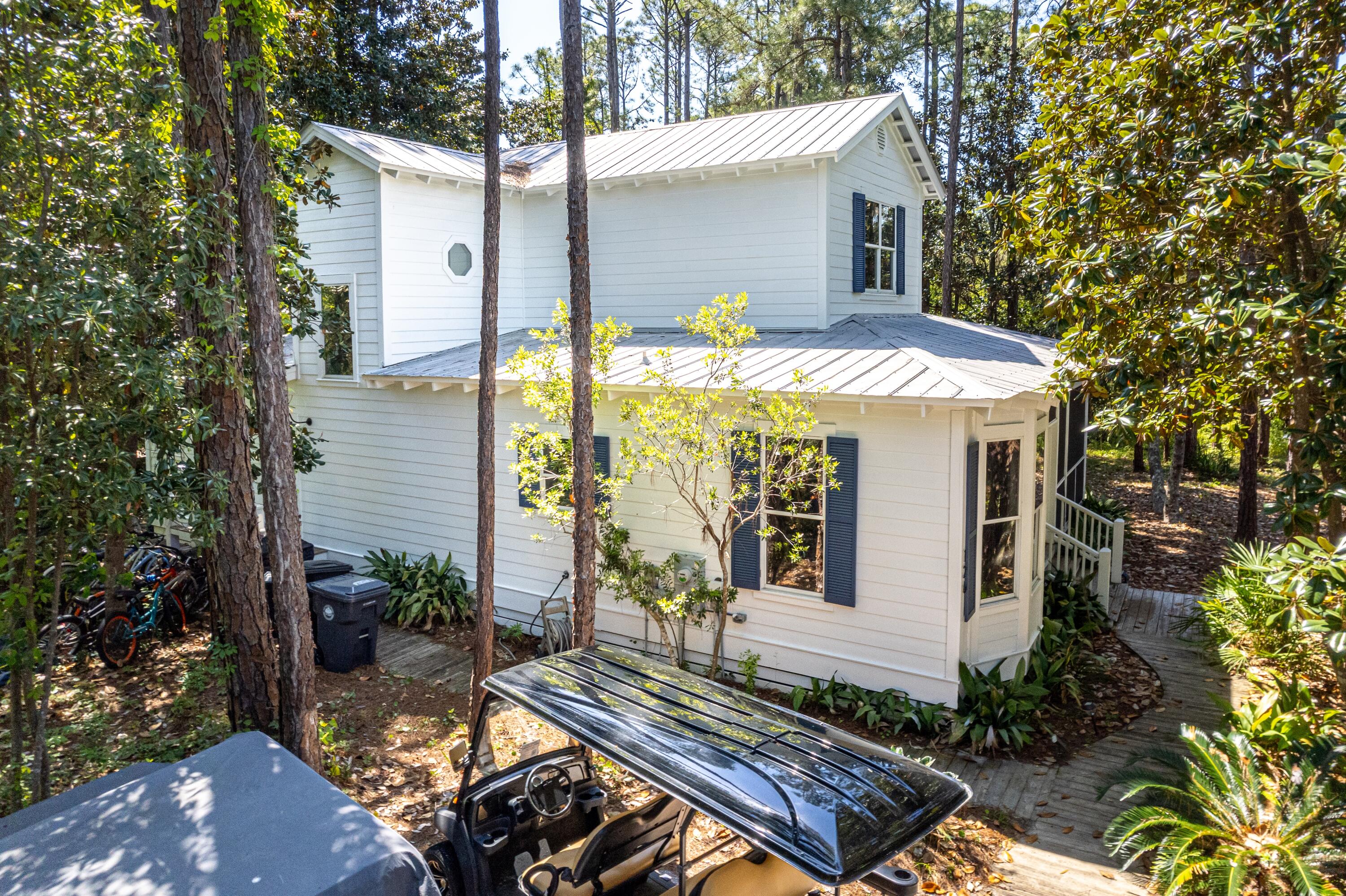 126 N Andalusia Avenue