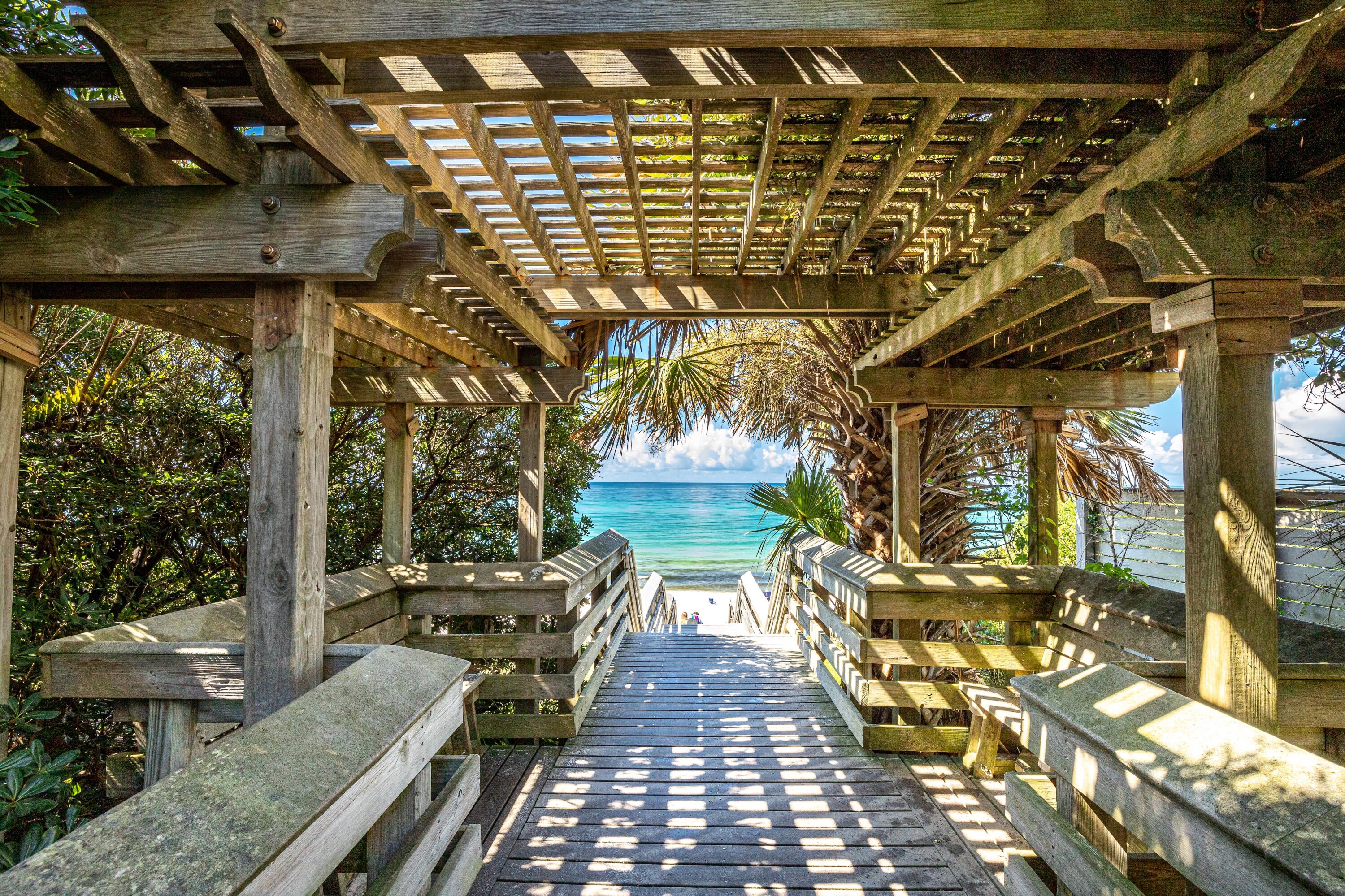 126 N Andalusia Avenue