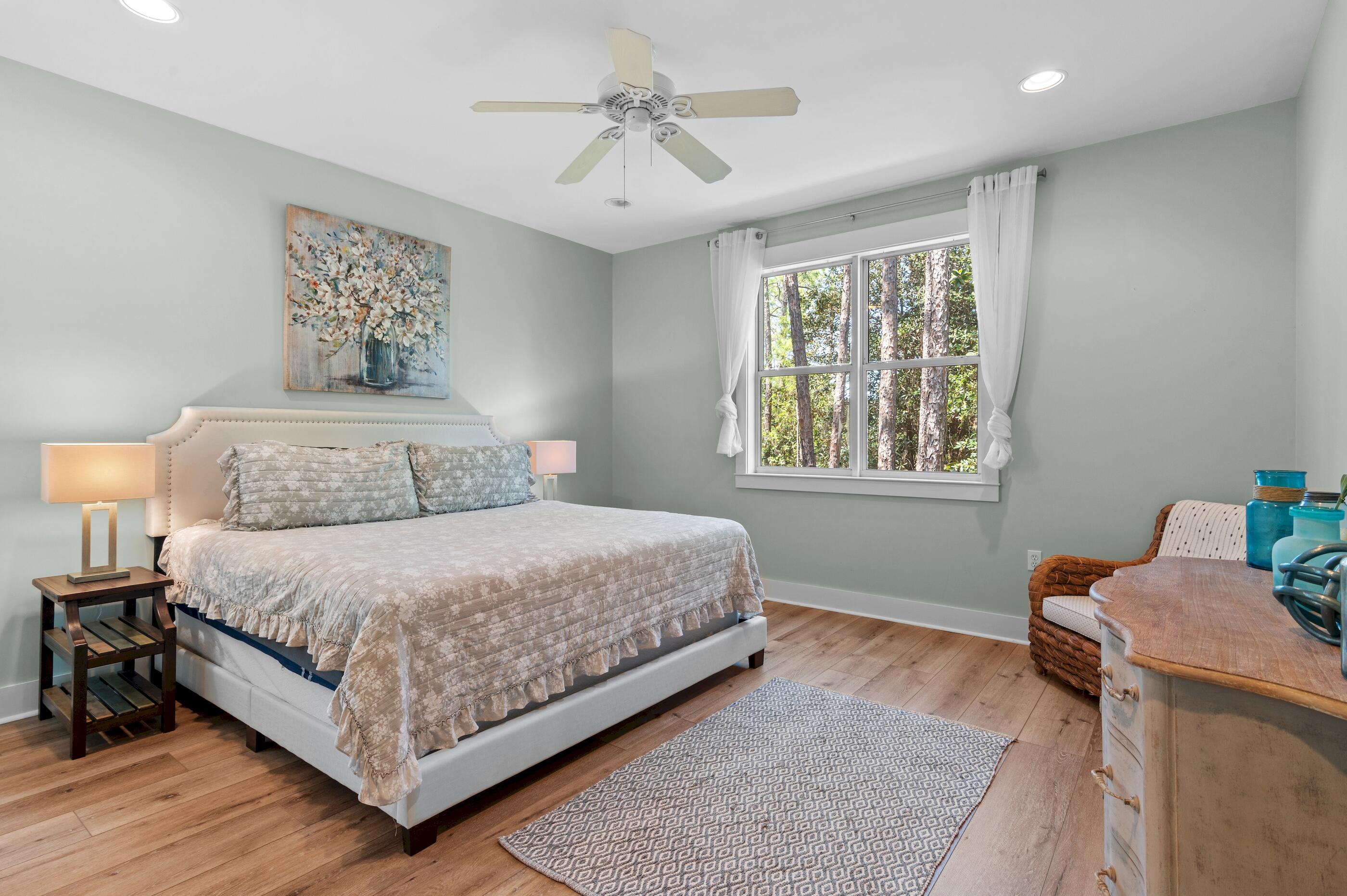 126 N Andalusia Avenue