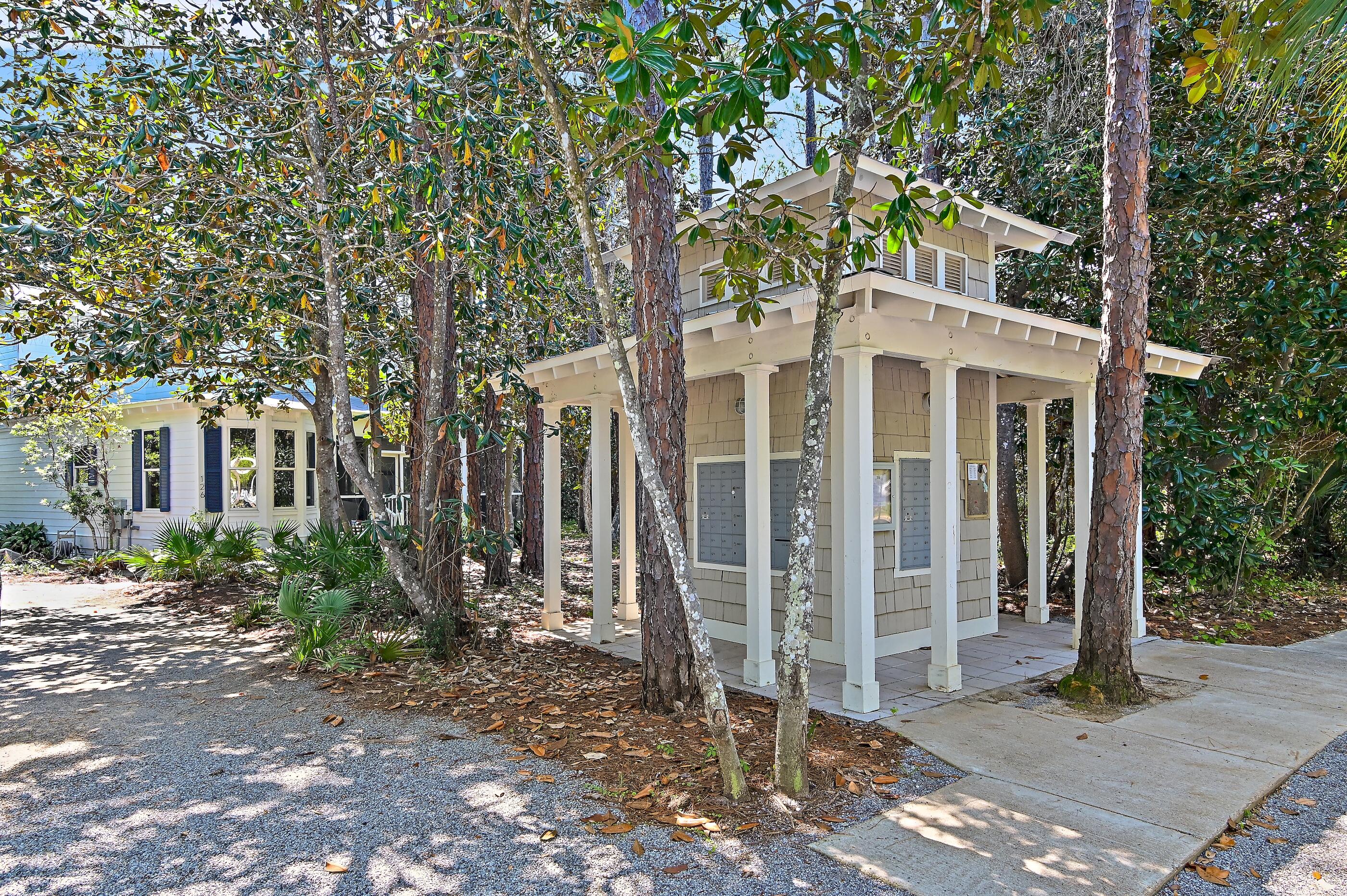 126 N Andalusia Avenue