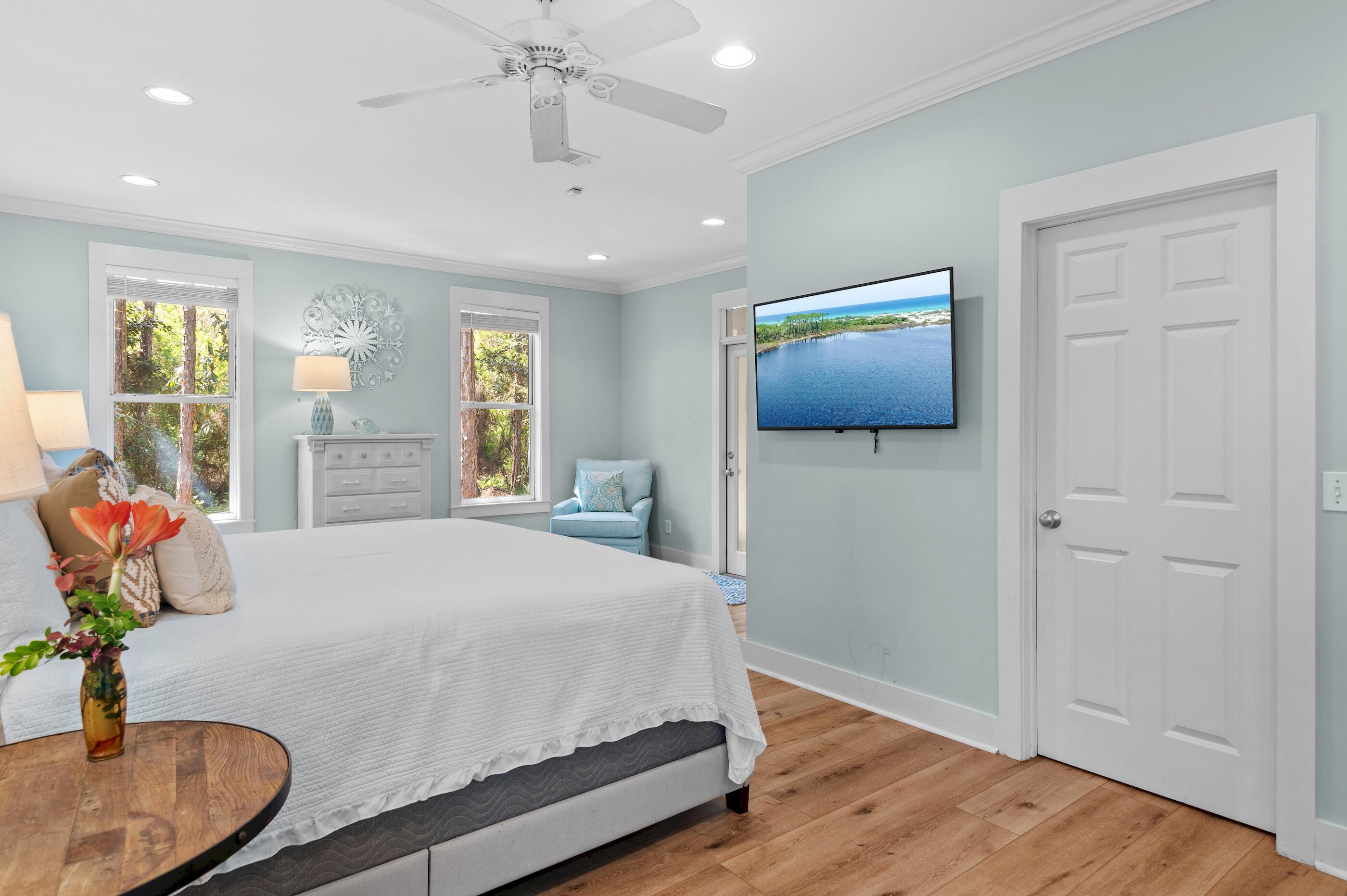 126 N Andalusia Avenue