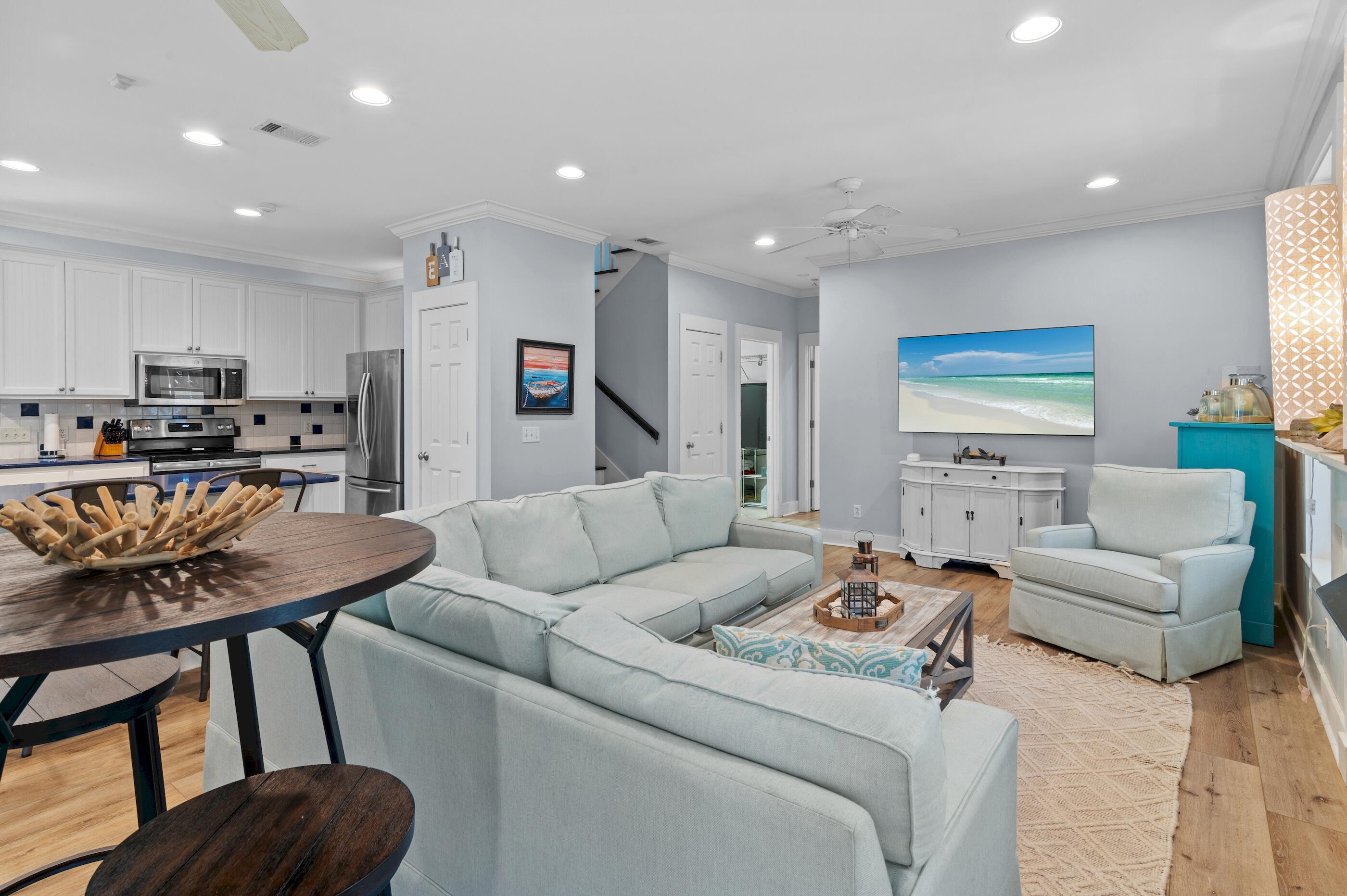 126 N Andalusia Avenue