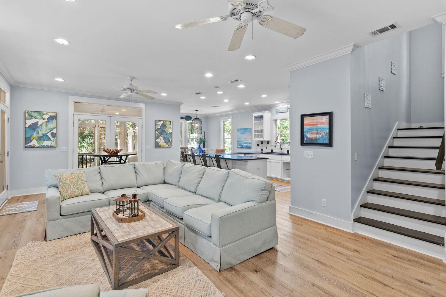 126 N Andalusia Avenue