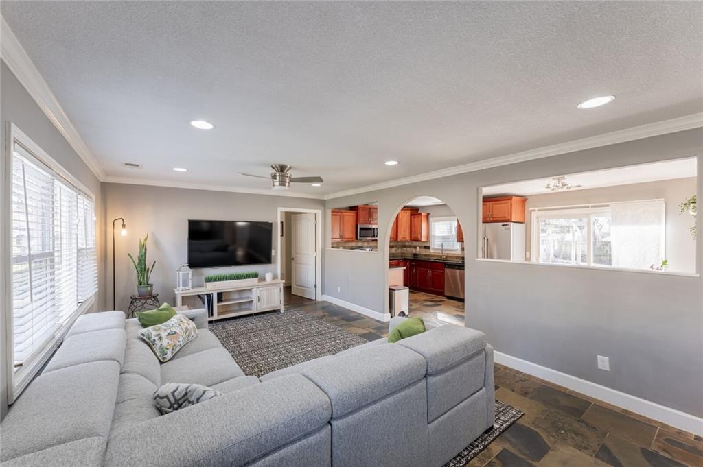 2801 W 75th Place