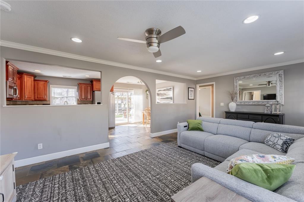 2801 W 75th Place