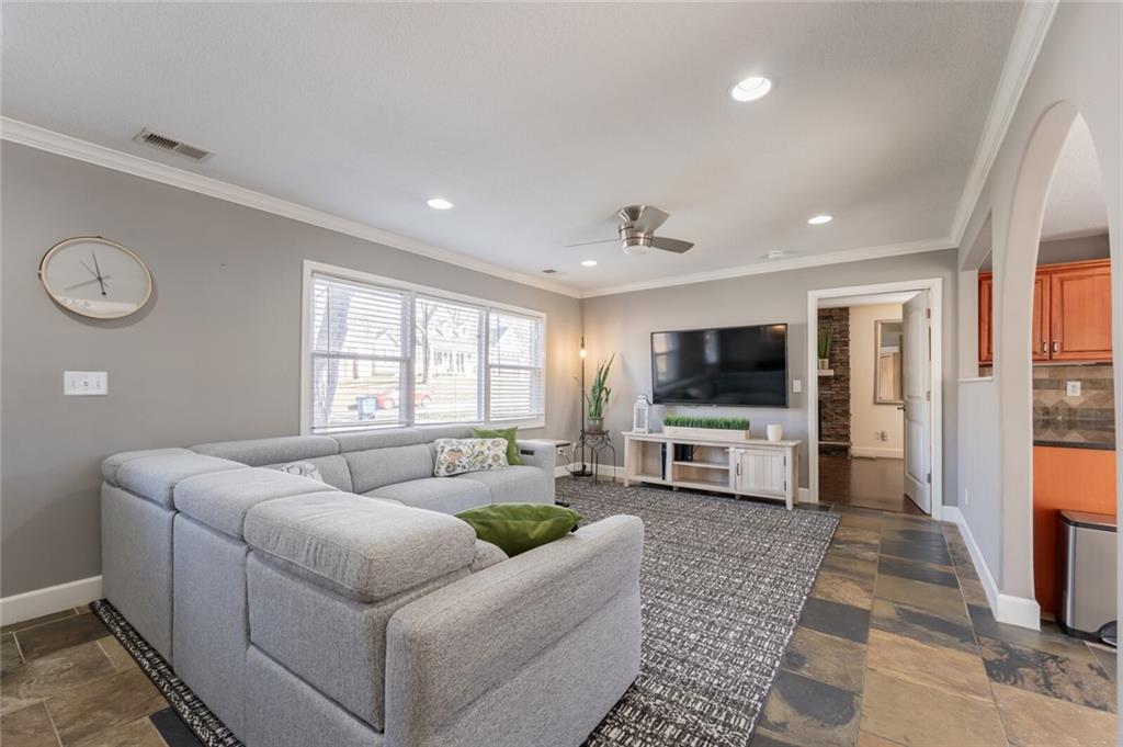 2801 W 75th Place