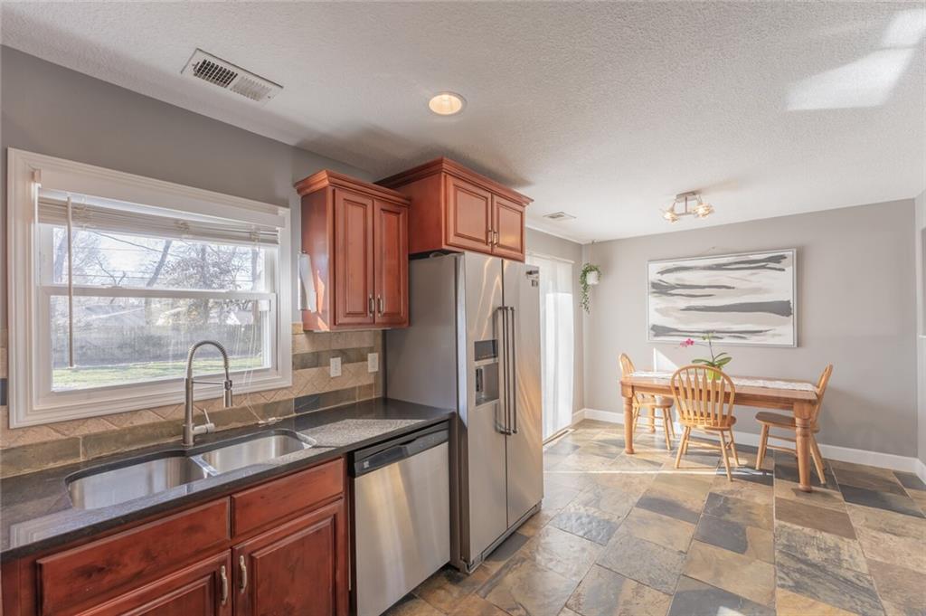 2801 W 75th Place