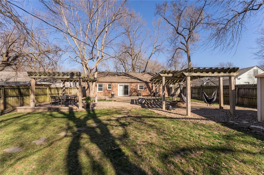 2801 W 75th Place
