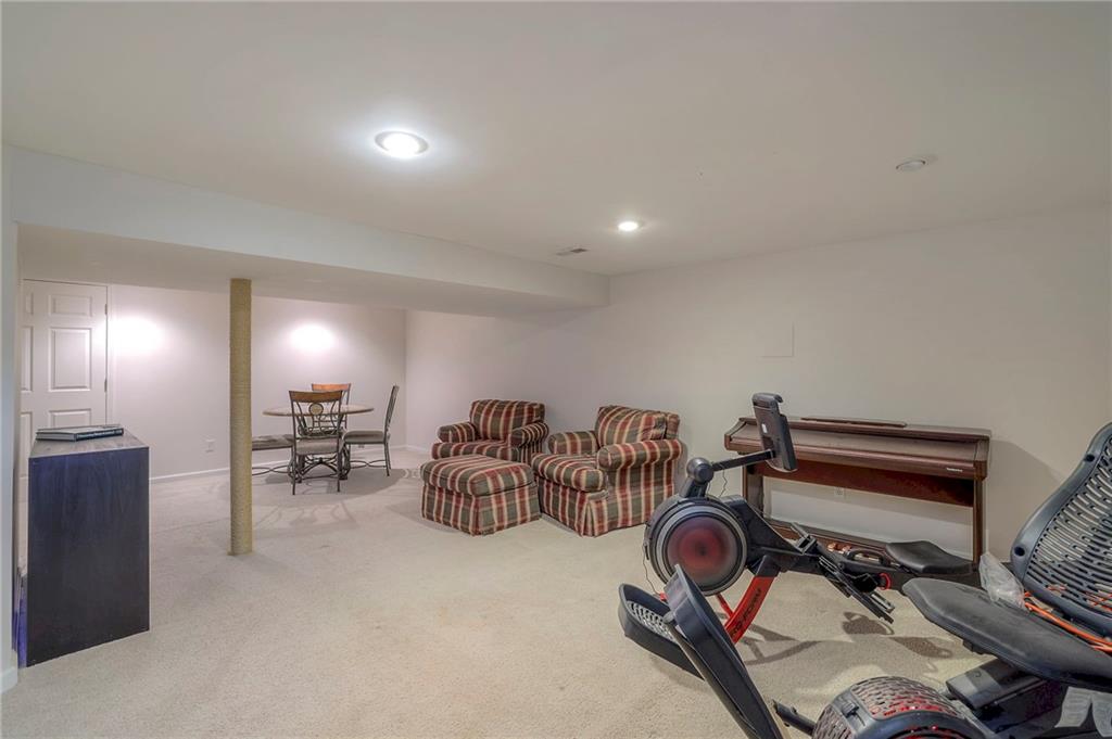 10238 Robinson Street