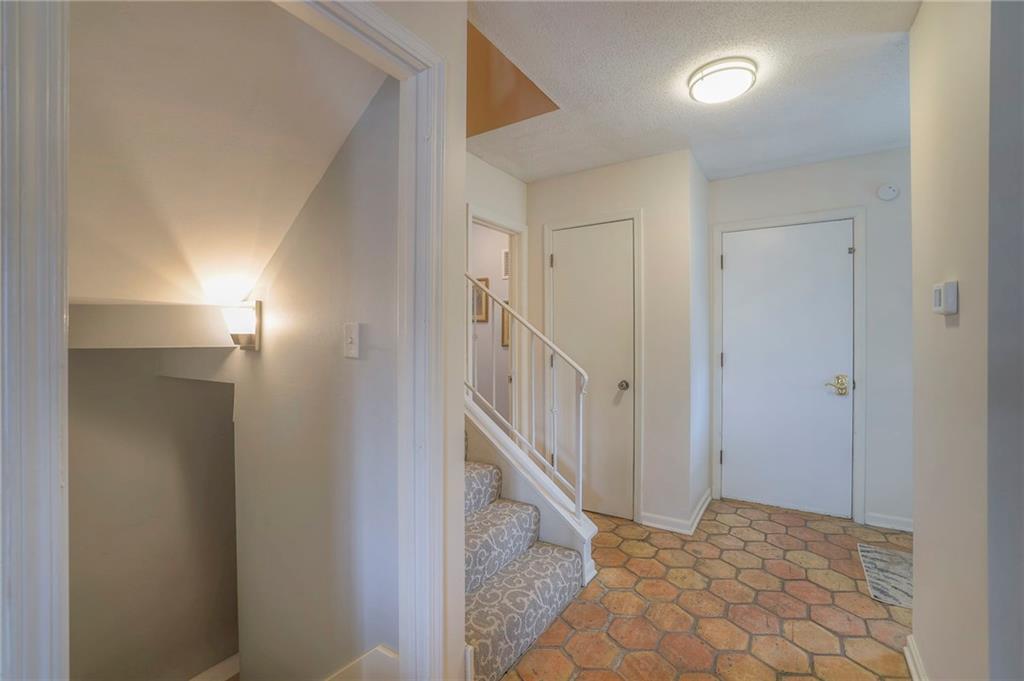 10238 Robinson Street