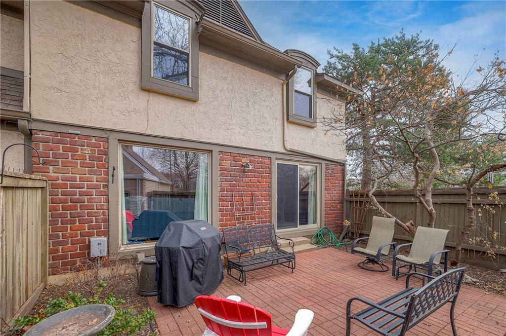 10238 Robinson Street