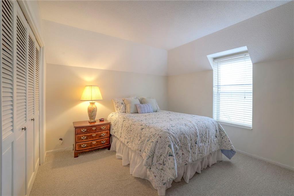 10238 Robinson Street